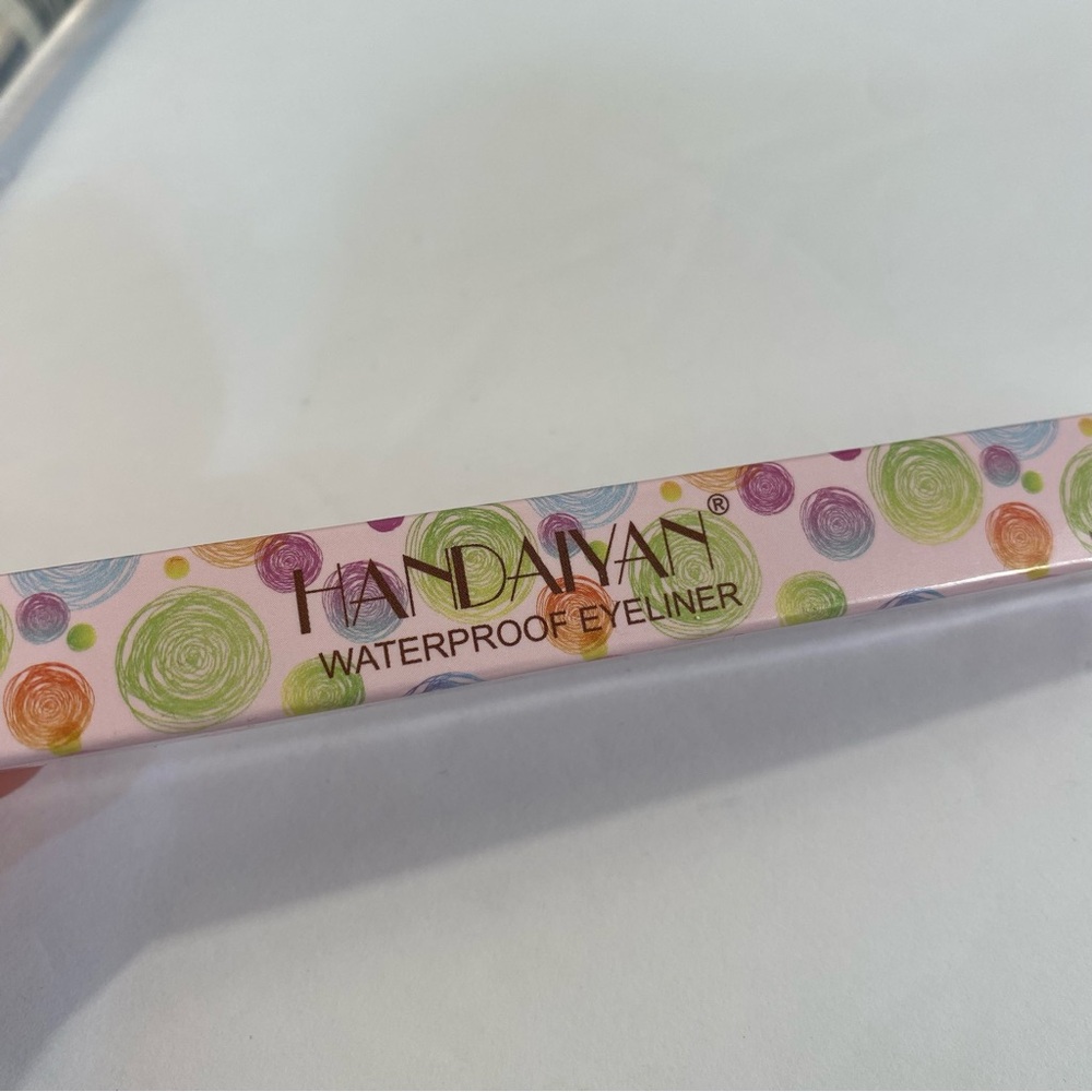 Lot of 18 Beauty Essentials Skincare Lip Eyeliner Bath Nails Tarte Bubble KISS - Picture 12 of 17
